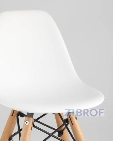 Комплект мебели детский стол Eames и два стульчика 
